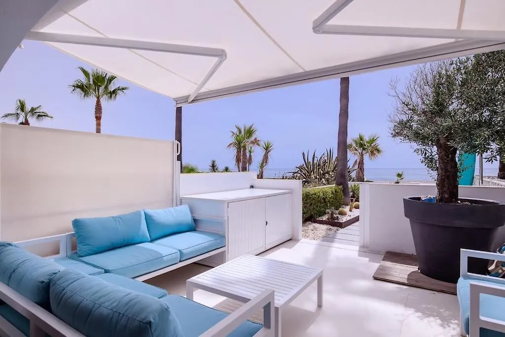 Casa vacanze Beautiful 2 Bedrooms Town House. Frontline Beach Manilva Spagna
